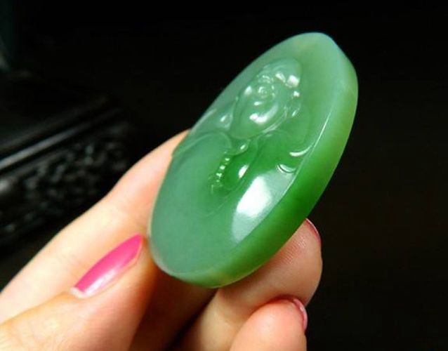 和田玉中的蘋果綠到底有沒有價值？ -和田玉