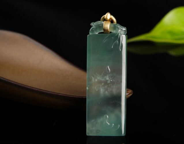 高冰翡翠-黃金首飾網 高冰翡翠貴不貴?高冰翡翠和冰種翡翠的區別