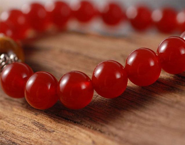 紅瑪瑙什么價格？紅瑪瑙手鐲一般多少錢？ -瑪瑙