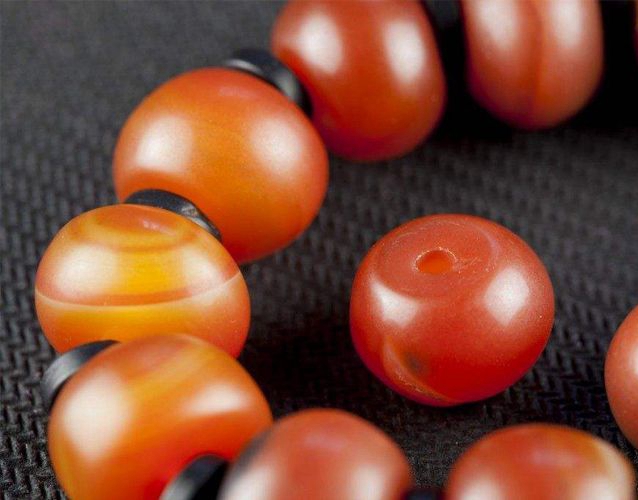 紅瑪瑙什么價格？紅瑪瑙手鐲一般多少錢？ -瑪瑙
