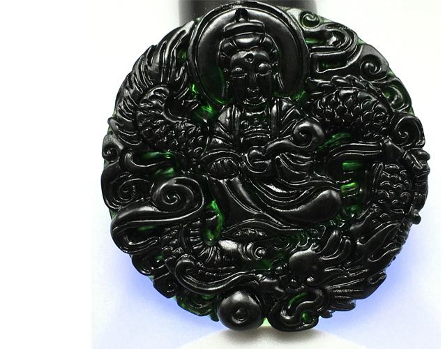 墨綠色的玉石介紹——墨綠玉