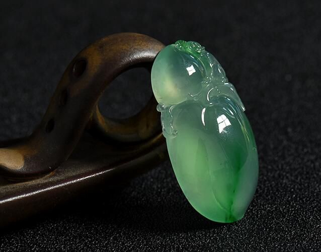 翡翠水頭是什么意思？翡翠水頭該如何分辨？
