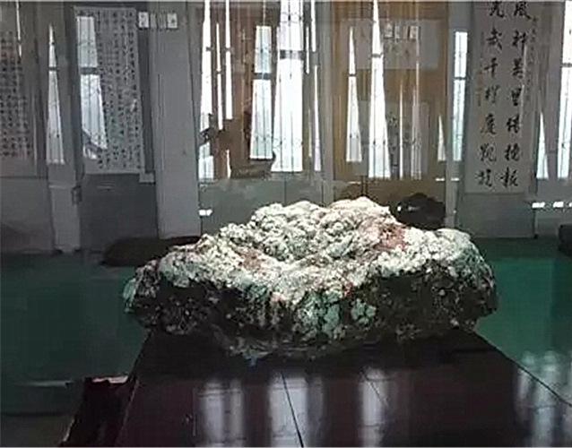 綠松石中的極品！云蓋寺綠松石，有一塊就是土