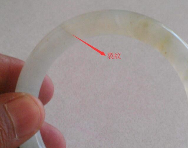 怎么樣辨別翡翠的石紋和裂紋？石紋和裂紋有何