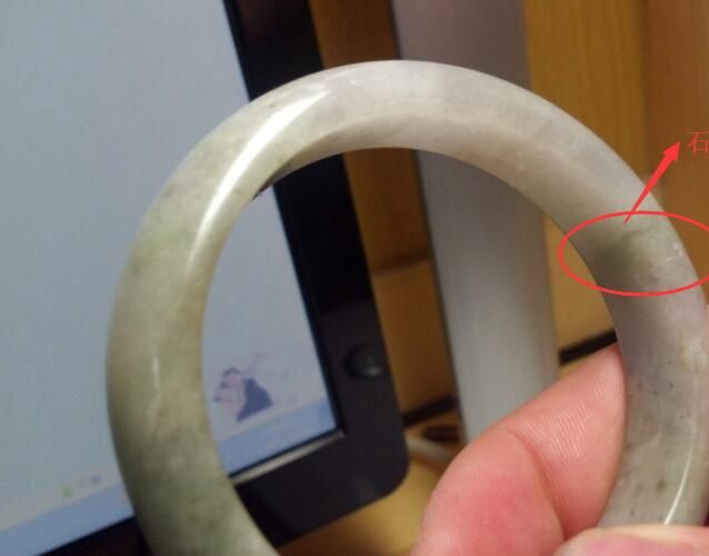 怎么樣辨別翡翠的石紋和裂紋？石紋和裂紋有何