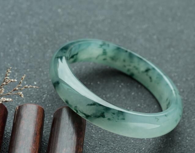 翡翠飄花和種水的好壞有關系嗎？翡翠飄花是什