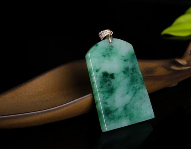翡翠飄花和種水的好壞有關系嗎？翡翠飄花是什
