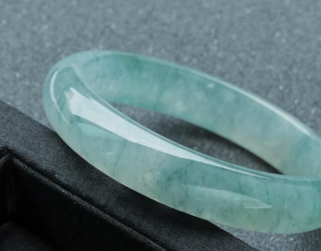 翡翠色根真的能鑒別翡翠真假嗎？翡翠色根是什