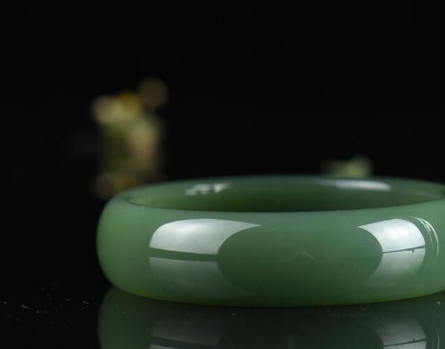 碧玉手鐲是新疆的好，還是產自俄羅斯的好？