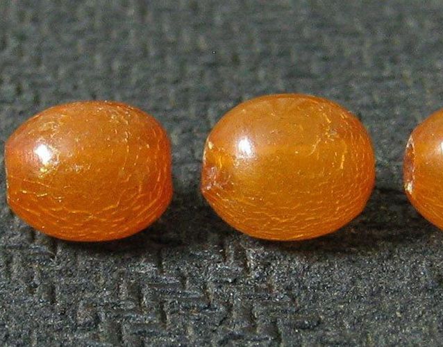 怎樣鑒別蜜蠟是否烤色？如何辨別烤色蜜蠟？