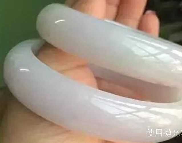 天然翡翠竟然會褪色？為你揭開拋光粉翡翠的真