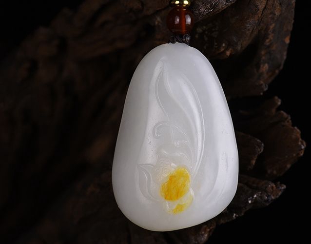 和田玉佩戴功效與作用，戴和田玉有什么好處？