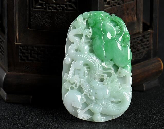 翡翠龍牌的寓意有哪些？翡翠龍牌為何流行？