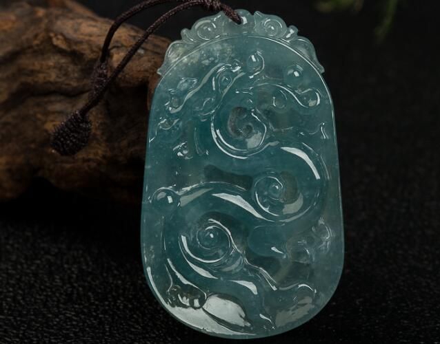 翡翠龍牌的寓意有哪些？翡翠龍牌為何流行？