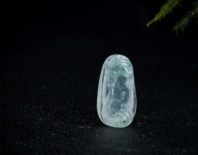 翡翠龍牌的寓意有哪些？翡翠龍牌為何流行？