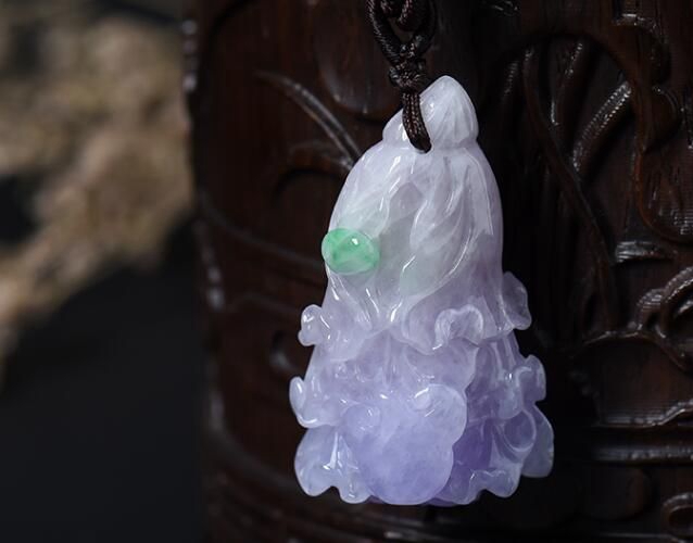 春帶彩翡翠為何受歡迎？什么樣的春帶彩翡翠才
