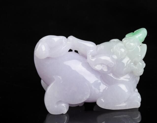 春帶彩翡翠為何受歡迎？什么樣的春帶彩翡翠才