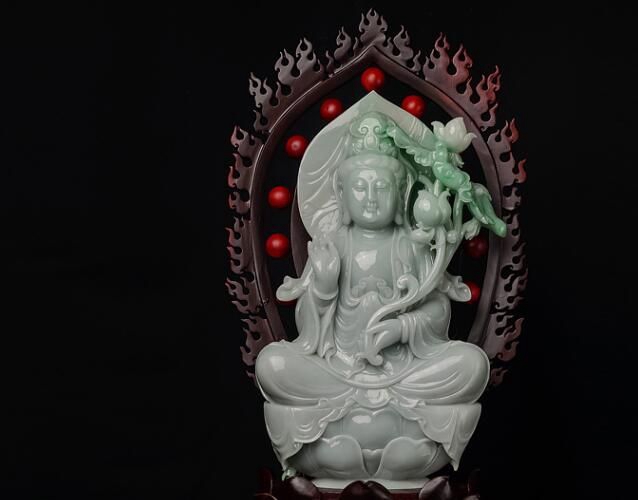 翡翠擺件的收藏價值何在？翡翠擺件里你所不知