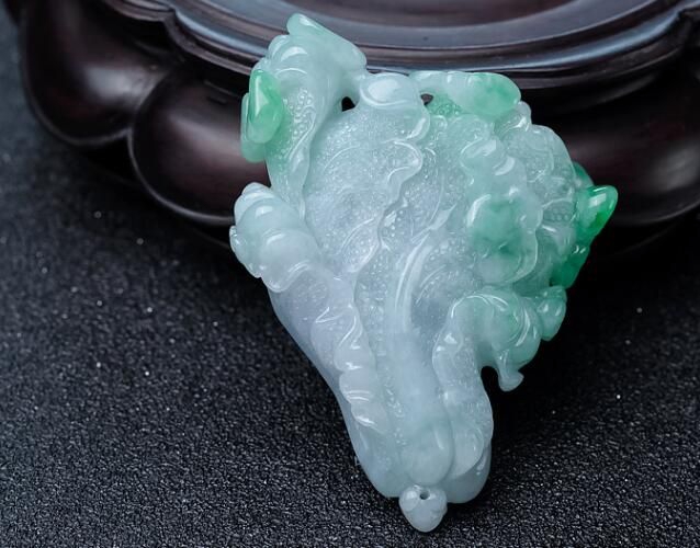 翡翠白菜為什么受歡迎？翡翠白菜的價值何在？