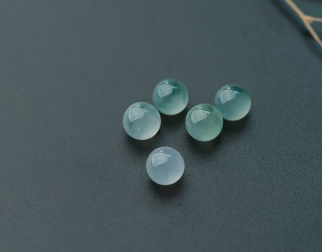 27顆翡翠珠子價值上億？為什么翡翠珠子價值不菲