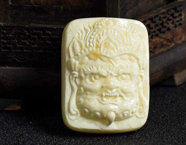 俄料蜜蠟是什么意思？蜜蠟俄料和烏料的區別