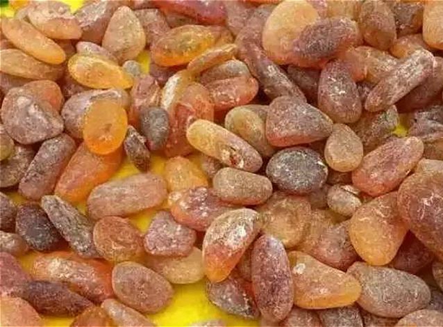 假蜜蠟有哪些？柯巴樹脂和蜜蠟的區別是什么？