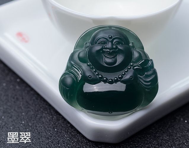 墨翠和墨玉的區別在哪里？你可別看錯了！ -翡翠