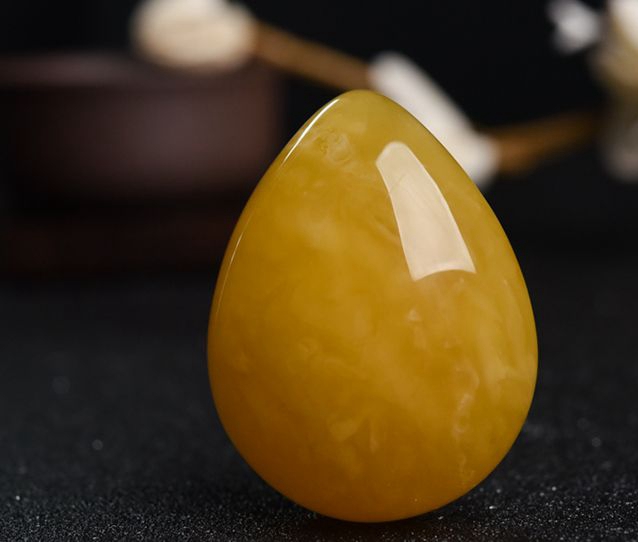 什么樣的蜜蠟最好？蜜蠟多少錢一克？ -蜜蠟琥珀