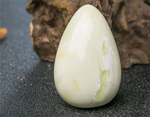 白蜜蠟是什么？天然白蜜蠟多少錢一克？ -蜜蠟琥