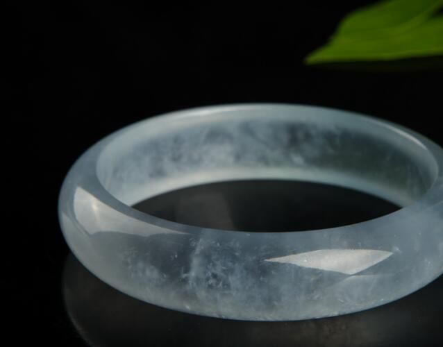 a貨翡翠價位是多少？翡翠手鐲a貨多少錢？ -翡翠