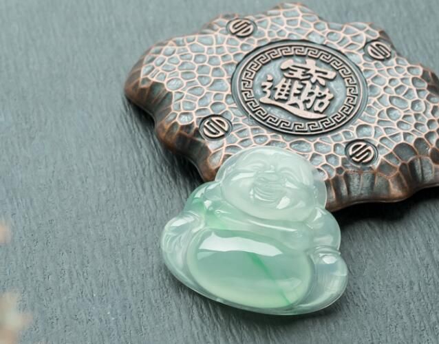 什么玉最好有靈性養人？ -翡翠