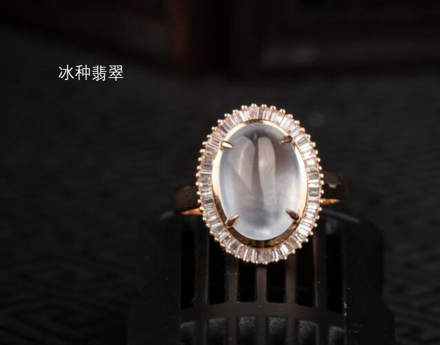 冰種翡翠真假如何鑒別？玻璃種翡翠與冰種翡翠