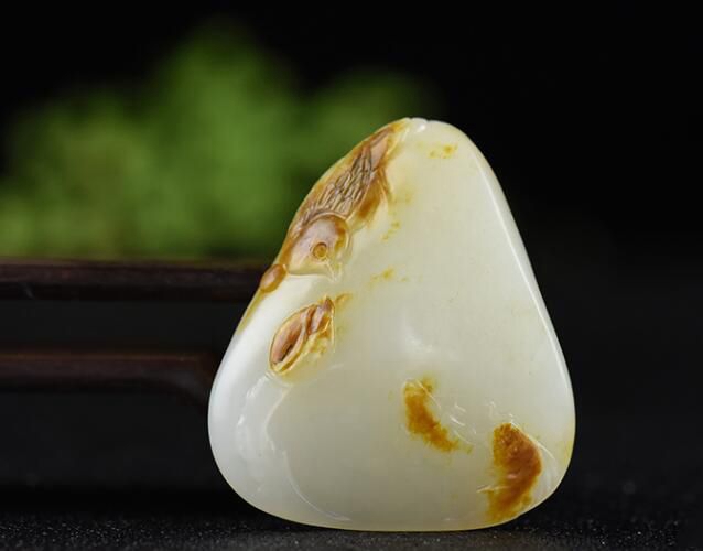 玉和翡翠哪個好？翡翠貴還是玉石貴？ -翡翠