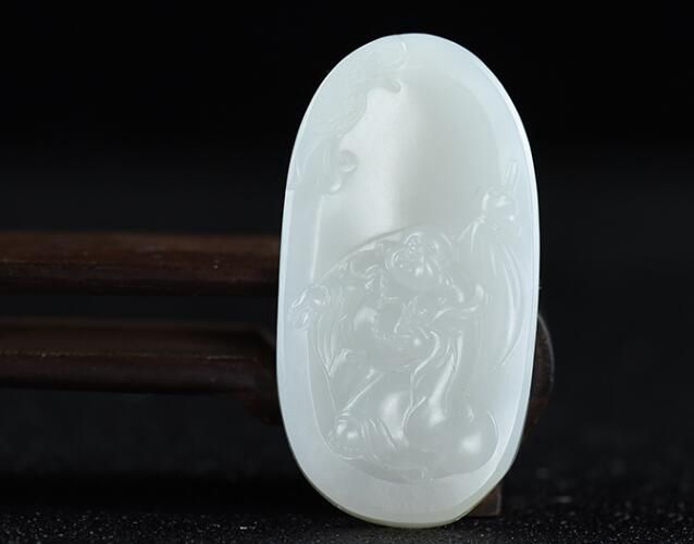 玉和翡翠哪個好？翡翠貴還是玉石貴？ -翡翠