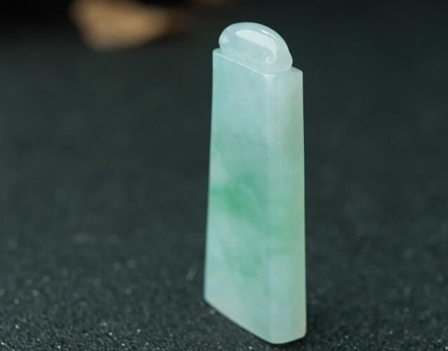 翡翠的種類和價格，最便宜的翡翠種類是什么？