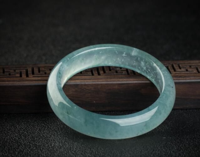一般的翡翠玉鐲子價格如何？翡翠玉鐲子價格介