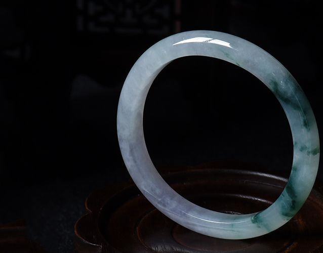 如何挑選翡翠手鐲？什么樣的翡翠手鐲好？ -翡翠