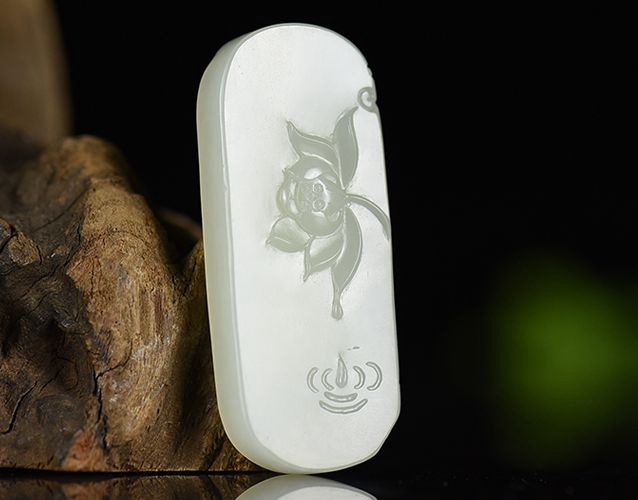 翡翠和玉哪個養人？玉與翡翠的區別？ -翡翠