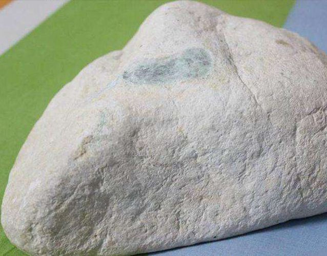 賭石技巧之認識皮殼，翡翠原石皮殼的特征 -翡翠