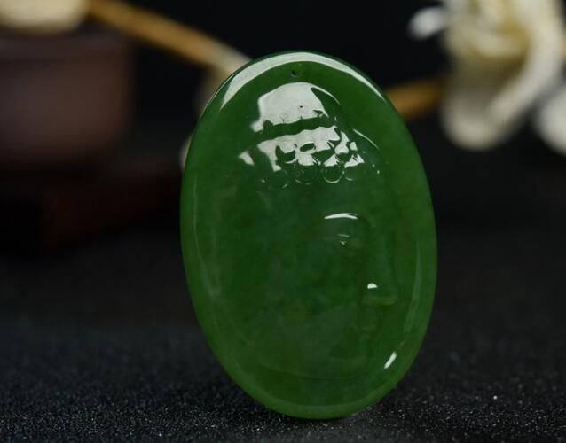 和田玉碧玉價格到底貴不貴？哪種碧玉最有價值