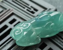 油青種翡翠價格如何？為何油青種翡翠屬于中高