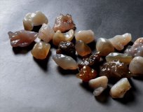 鑒別瑪瑙的真假小竅門，瑪瑙鑒別最簡單方法