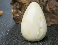 白蜜蠟是什么？天然白蜜蠟多少錢一克？ -蜜蠟琥