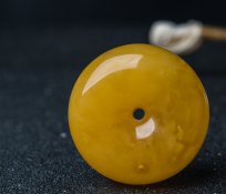 蜜蠟是什么東西？老蜜蠟和二代蜜蠟又是什么？