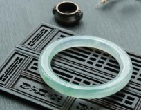 a貨翡翠手鐲多少錢？翡翠手鐲a貨價格行情 -翡翠