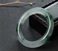 紅要艷，綠要翠！你可能不知道的翡翠顏色大揭