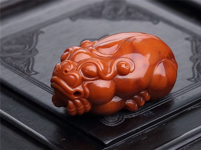 南紅適合什么屬相佩戴？哪些人不適合戴南紅？