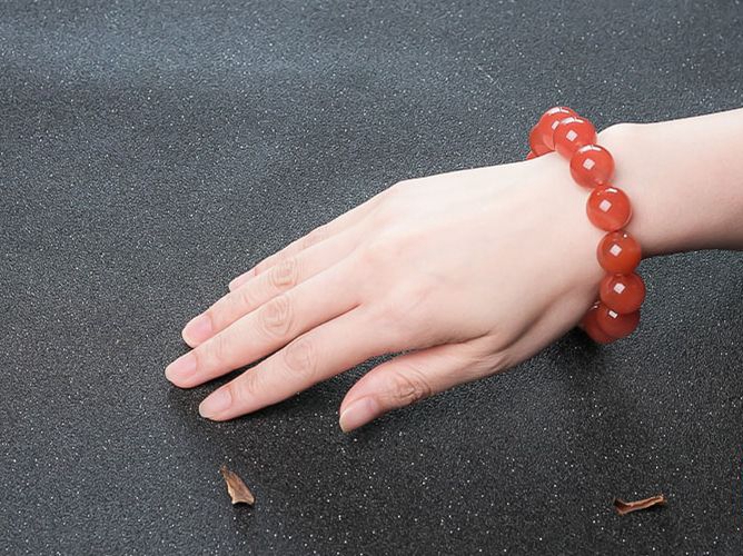 什么樣的好南紅手串適合你？南紅手串挑選攻略