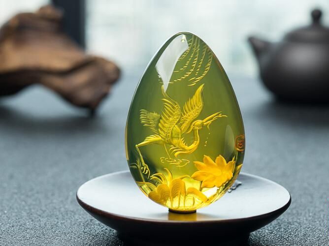 玉雕技法——凈水琥珀中的陰雕 -蜜蠟琥珀