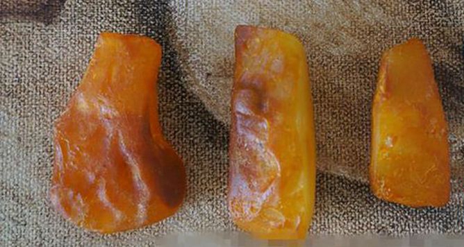 蜜蠟真假對照圖，怎樣識別真假蜜蠟？ -蜜蠟琥珀